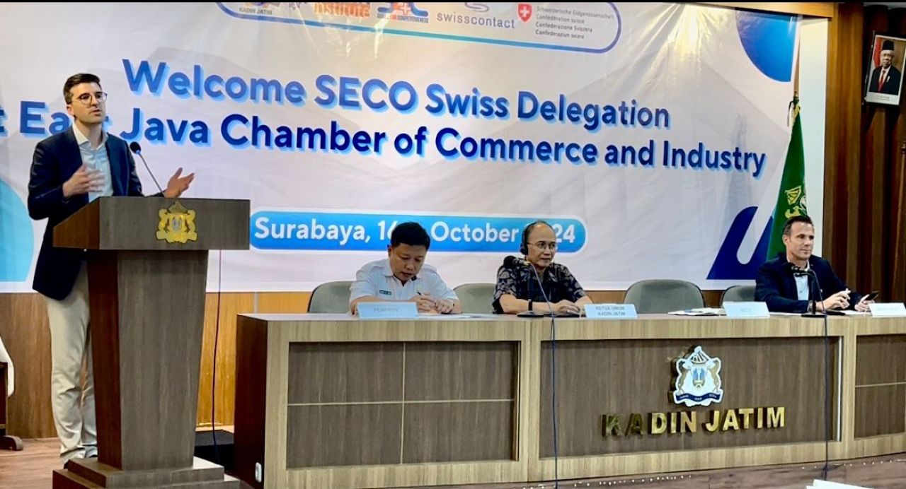 Perwakilan pemerintah Swiss melalui State Secretariat for Economic Affairs (SECO) melakukan evaluasi kerja sama antara Swisscontact dengan  Kadin  Jatim dalam pelaksanaan Program Skills for Competitiveness (S4C) ( Foto: Kadin Jatim for Jatimkini.com)