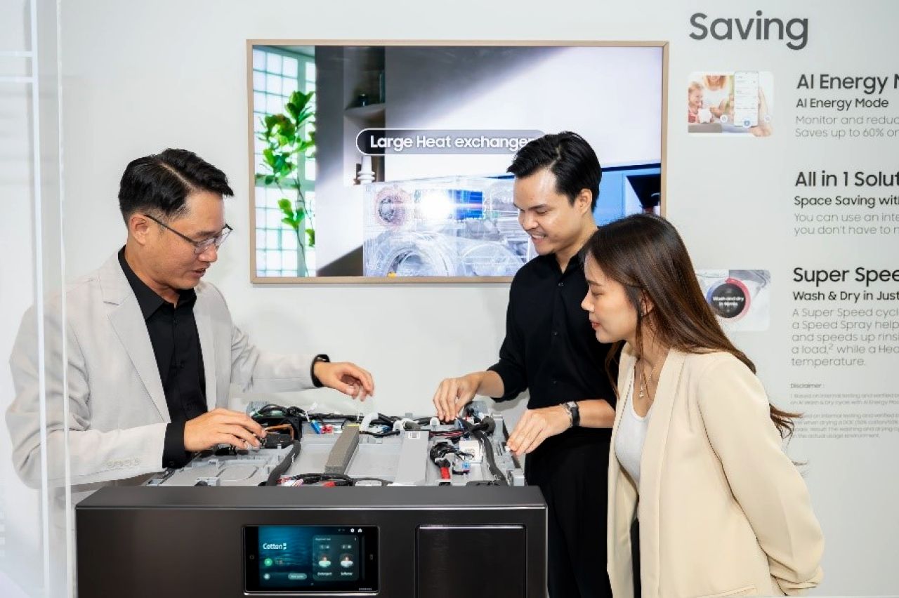 Samsung memperkenalkan mesin cuci cerdas yang dibekali dengan AI guna mendapatkan efisiensi pencucian dan hemat energi. (Foto: Samsung  Southeast Asia & Oceania for jatimkini.com)