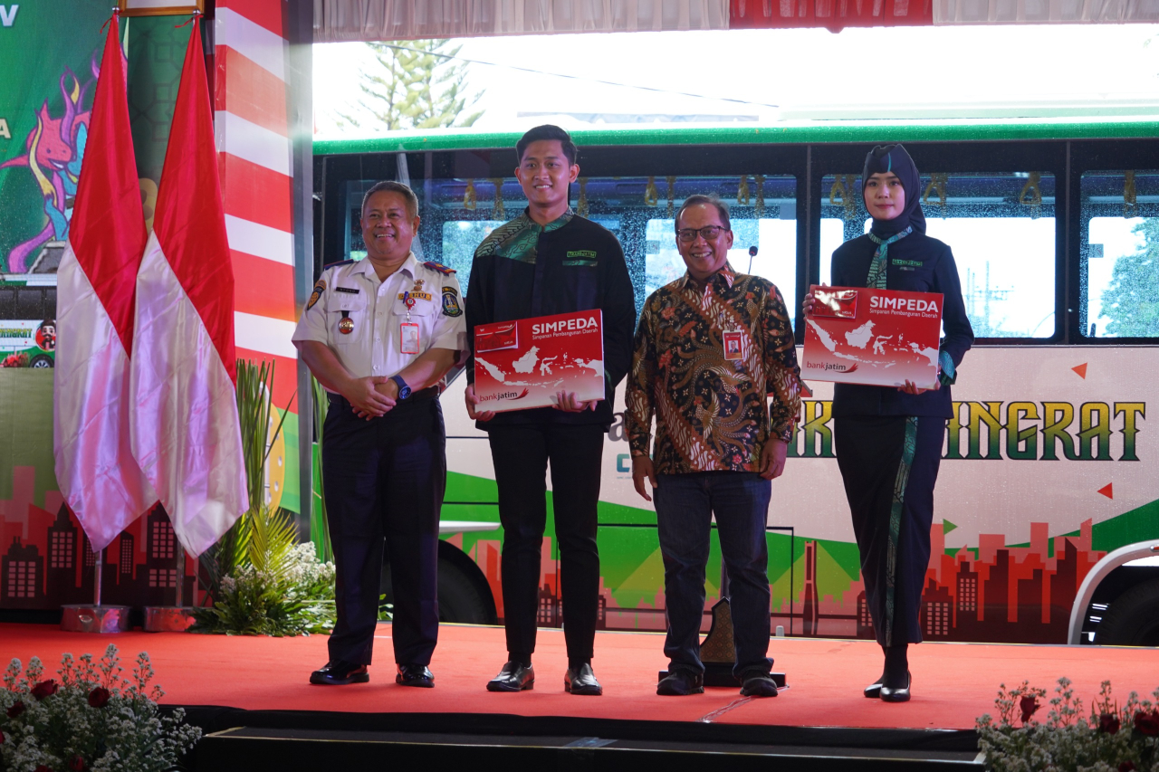 Peresmian bus Trans Jatim koridor V rute Terminal Bangkalan - Terminal Purabaya. Foto : BJTM