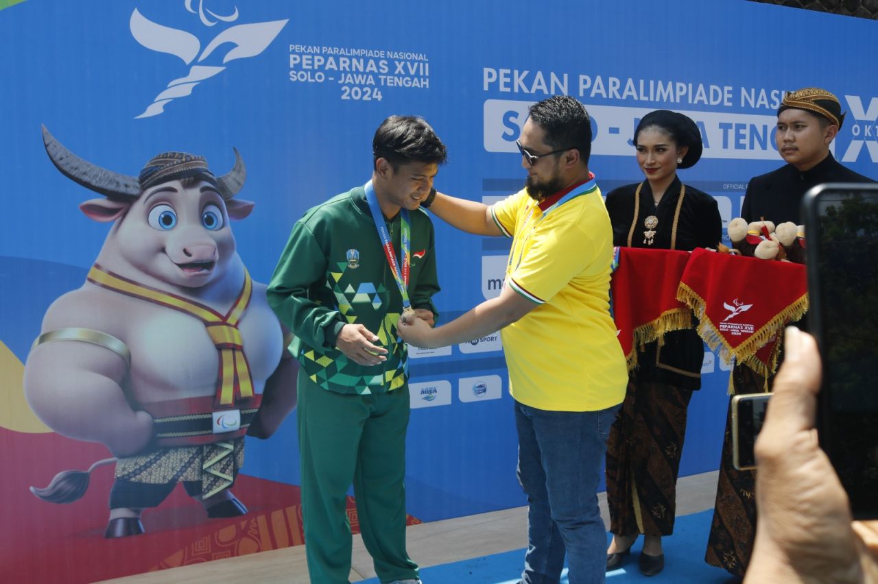  Kontingin Jatim Cabor lari mampu meraih medali Perak di ajang Peparnas XVII/2024 yang berlasung di Solo, Jateng ( Foto : Jatimkini.com/Ali Topan)