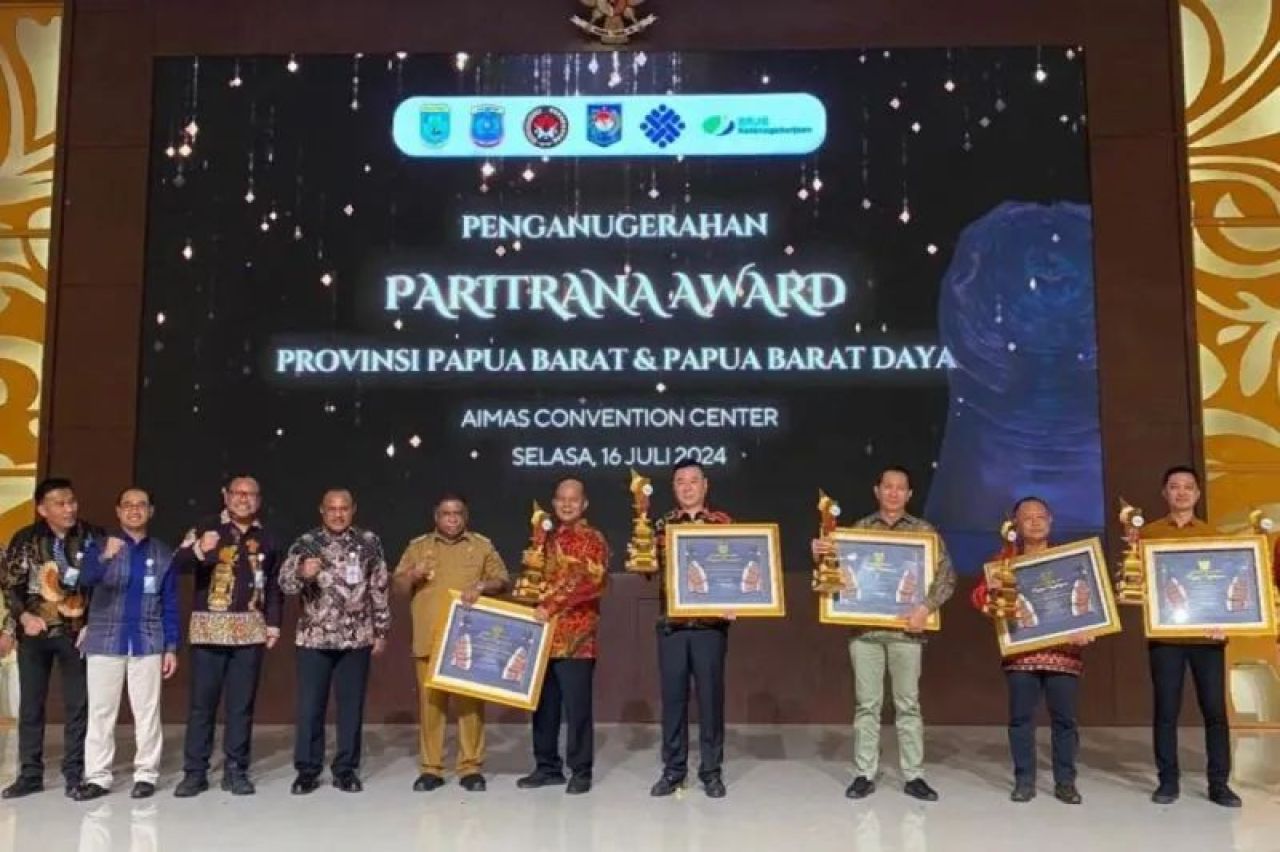 Kabupaten Kaimana meraih peringkat II dalam hal perlindungan Jaminan sosial (Jamsos) bagi tenaga kerja se-Papua Barat,  dari BPJS Ketenagakerjaan RI. ( Foto: Humas, Kab Kaimana for Jatimkini.com )