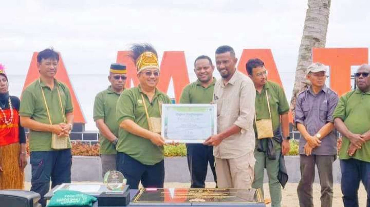 Desa Namatota di Kabupaten Kaimana berhasil masuk 50 besar di ajang Anugerah Desa Wisata Indonesia (ADWI) 2024. Bupati Freddy Thie berharap masuknya  Desa Namatota bisa dikembangkan sektor pariwisata yang berkelanjutan ( Foto: Humas Kab, Kaimana for Jatim