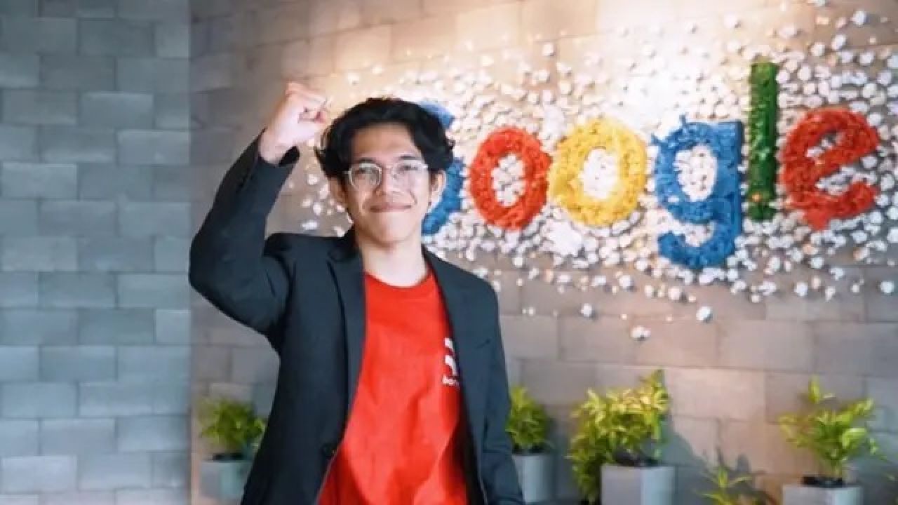 Muhammad Risma, mahasiswa Teknologi Informasi President University angkatan 2021 berhasil meraih pendanaan inkubasi senilai USD 10.000. ( Foto :  Dok pribadi for Jatimkini.com)