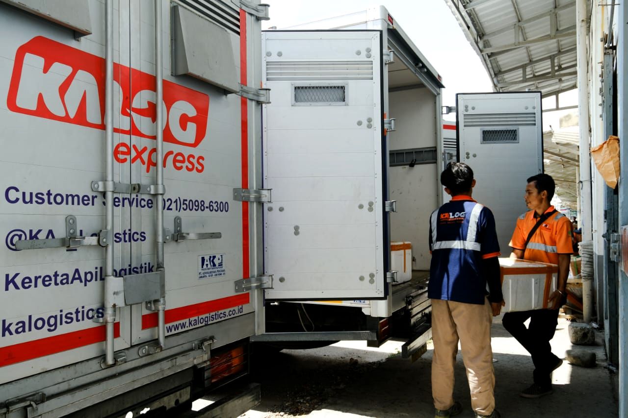 KAI Logistik berusaha mengambil peran dalam pengiriman paket guna mendukung pertumbuhan ekonomi nasional maupun di daerah. (Foto: KAI Logistik for jatimkini.com)