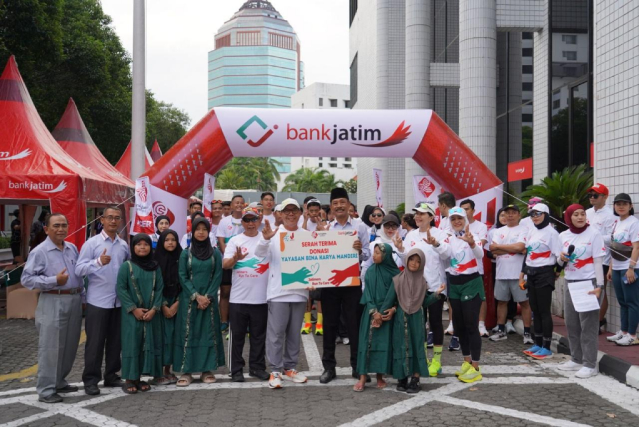 Gelaran Jatimers Run to Care beri donasi untuk Yayasan Bina Karya Mandiri. Foto : BJTM