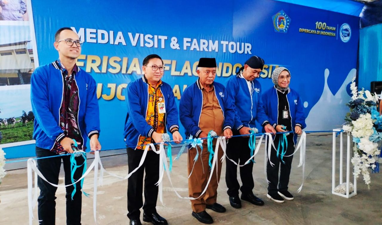 Peresmian Milk Collection Center di Pujon, Kabupaten Malang, Jawa Timur, Selasa (10/12/2024). (Foto: Achmad Arif)