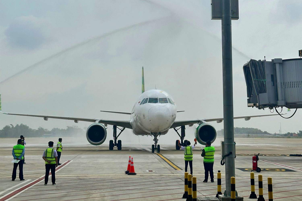 Kegiatan maintenance pesawat di Bandara Internasional Juanda. Foto : istimewa