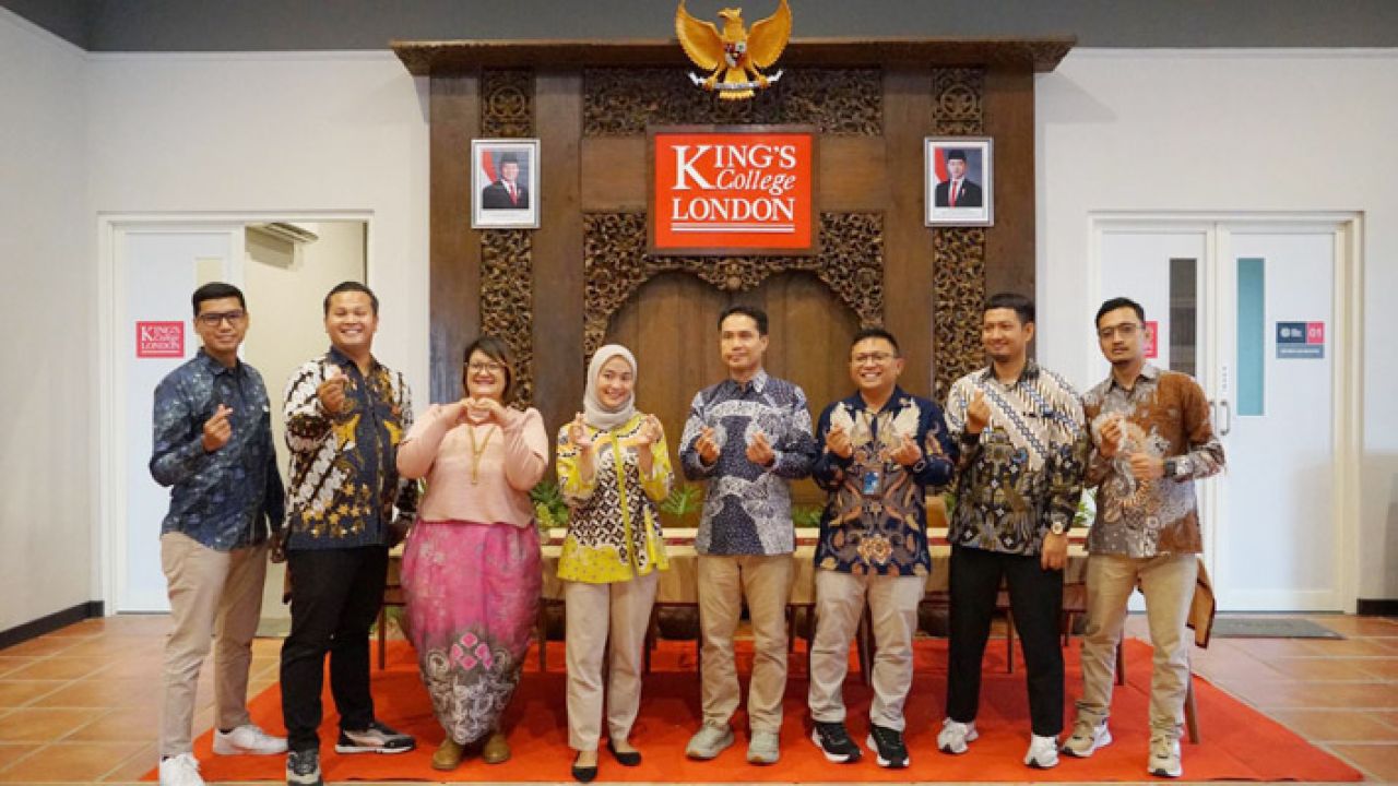 PT PLN (Persero) mengirimkan perwakilan pegawainya untuk melaksanakan Program Tugas Belajar (PTB) untuk menjadi mahasiswa di King’s College London (KCL) kampus perdana di Singhasari, Malang. (Foto: PLN for Jatimkini)