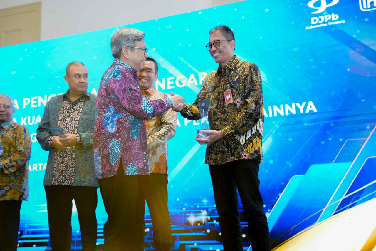 PT Bank Pembangunan Daerah Jawa Timur Tbk (Bank Jatim) telah melakukan penandatanganan perjanjian kerja sama dengan Direktorat Jenderal Perbendaharaan (DJPb) Kementerian Keuangan tentang pengelolaan kas negara. Foto : BJTM