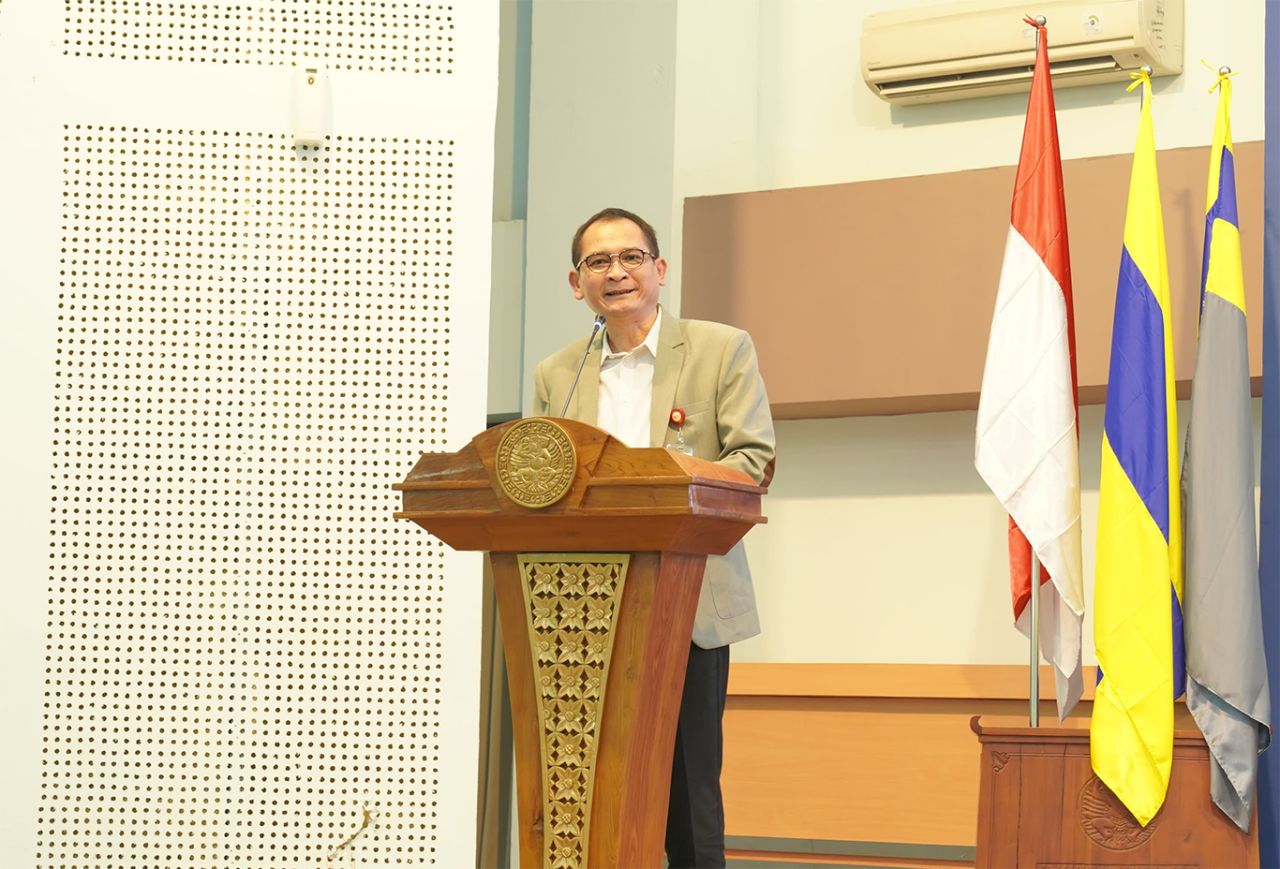 Direktur Pengawasan Perilaku Pelaku Usaha Jasa Keuangan, Edukasi, dan Layanan Manajemen Strategis OJK Jawa Timur, Horas V. M. Tarihoran. (Foto: OJK Jatim for jatimkini.com)