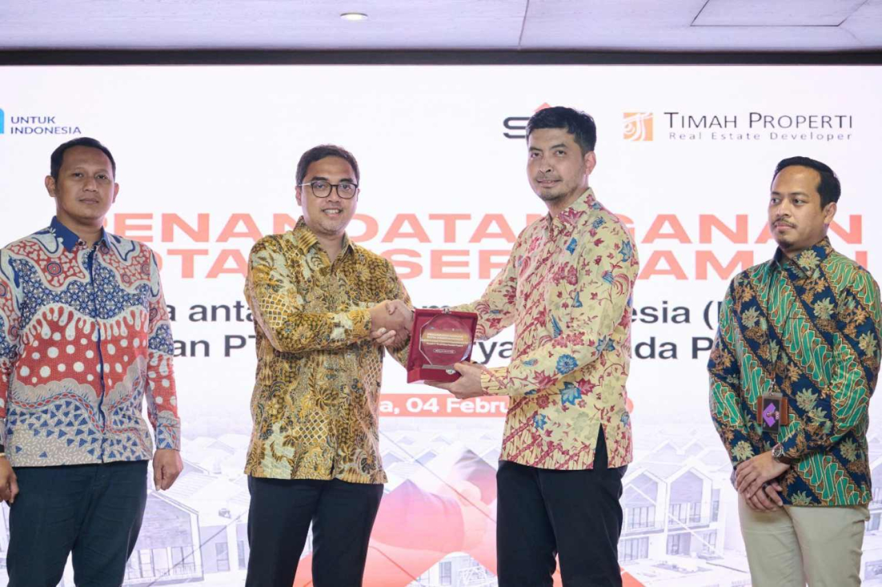 Penandatanganan Nota Kesepahaman oleh SVP of Business Innovation SIG, Andi Krishna Arinaldi dan Direktur Utama TKPP, Abdul Kamaroes, di Kantor Pusat SIG, Jakarta, pada Selasa (4/2/2025). Foto : SIG