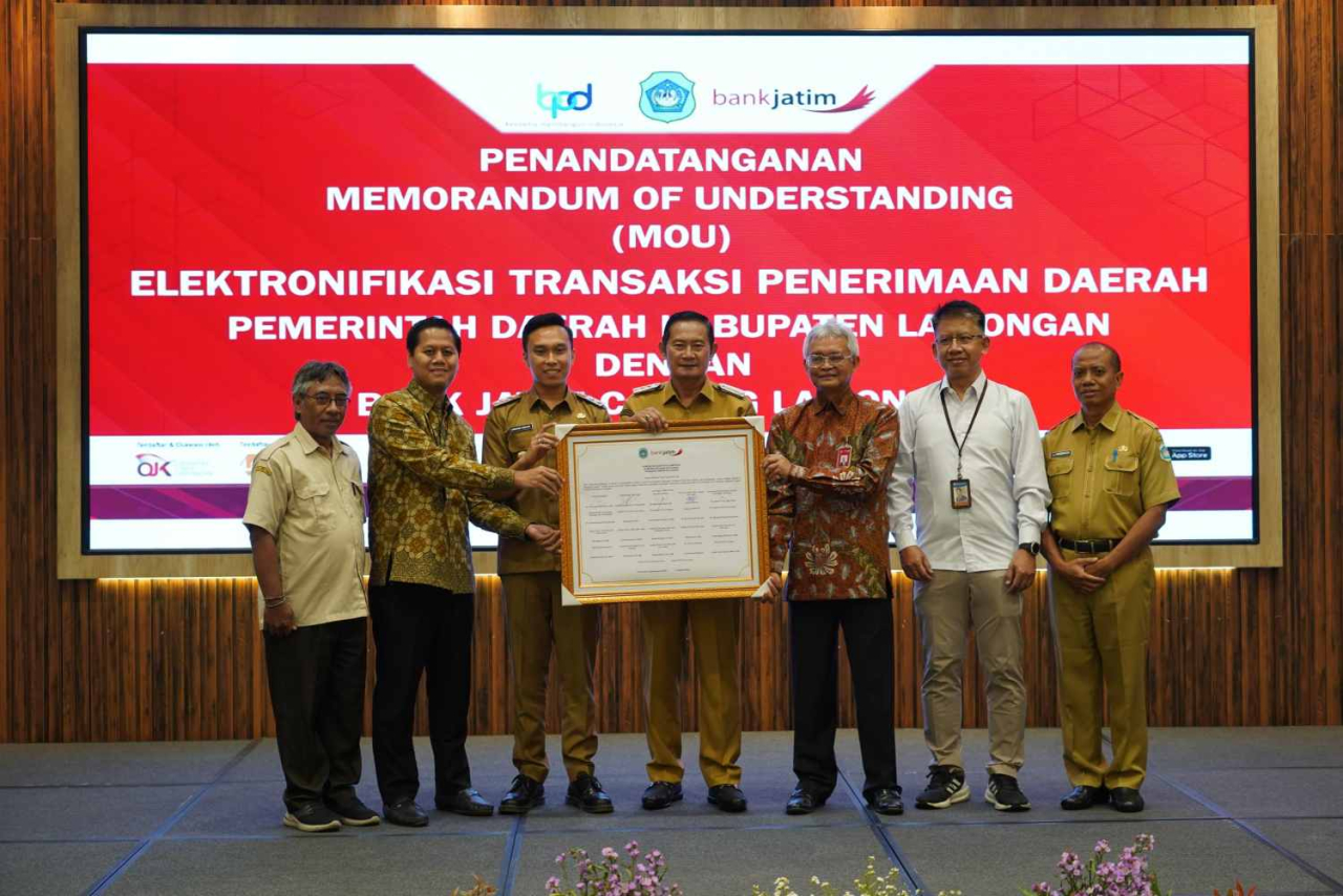 Penandatangnaan MoU ETPD Bank Jatim dengan Pemkab Lamongan. Foto : BJTM