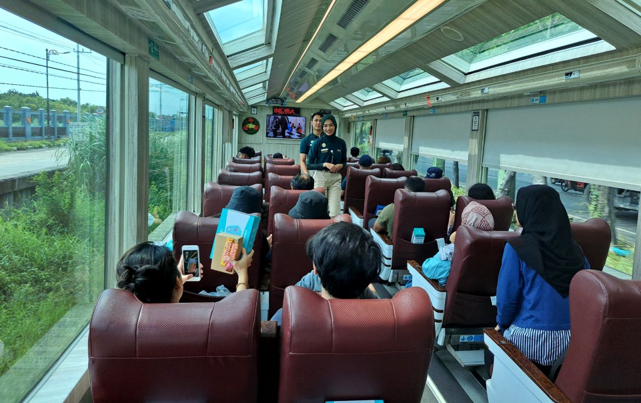 KAI Daop 8 Surabaya mengoperasikan KA Mutiara Timur tambahan Panoramic untuk mengatasi lonjakan penumpang pada angkutan lebaran 2025.(Foto: KAI Daop 8 Surabaya for jatimkini.com)