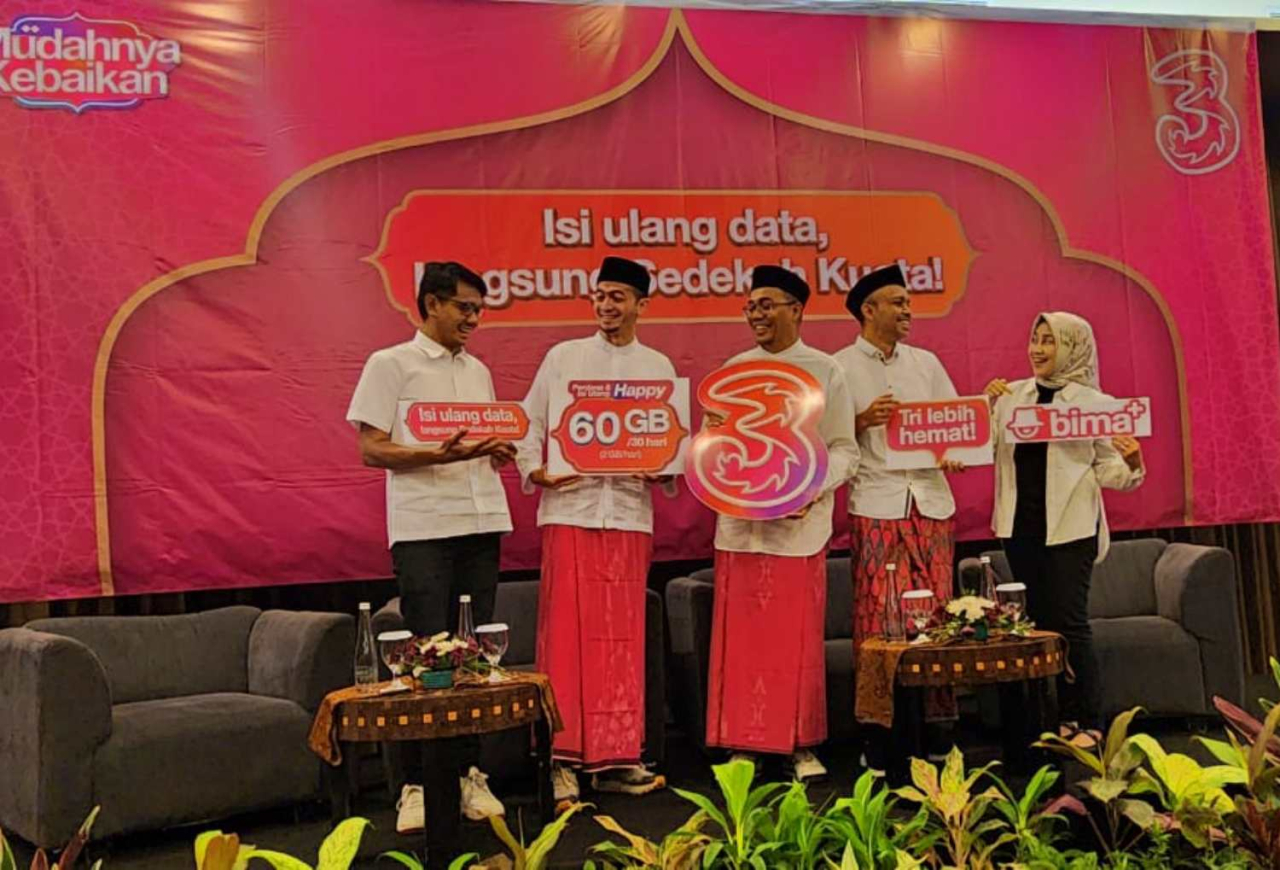 Dari kiri-kanan, VP Head of Sales Eastern East Java Tri Isprayudi Prabowo, SVP Head of Marketing Java IOH Beka Faryan Riangka, SVP Head of Region East Java IOH Prio Sasongko, AVP Head of Regional Technology East Java Mardiono Eko Prayitno, dan  VP Head Ma