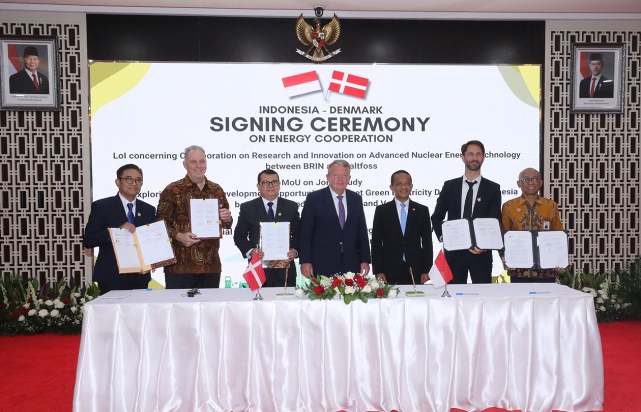 PLN NP dan Vestas melakukan signing ceremony sebagai komitmen pada energi hijau berbasis tenaga angin. (Foto: PLN NP for jatimkini.com)