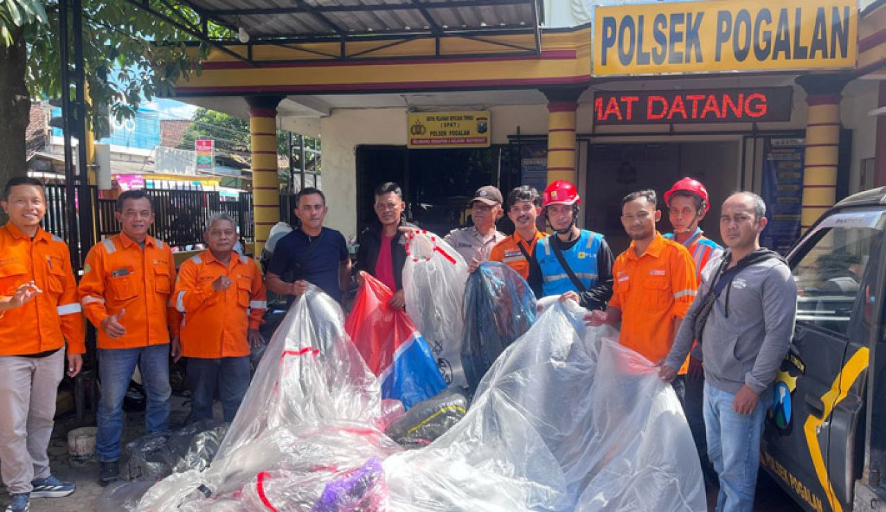 Tim gabungan PLN dan Kepolisian berhasil mengamankan sejumlah balon udara liar yang berpotensi mengganggu jaringan listrik.