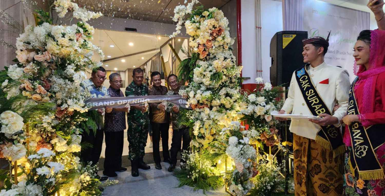 Grand opening hotel Grand Whiz Praxis Surabaya. Foto : Peni Widarti