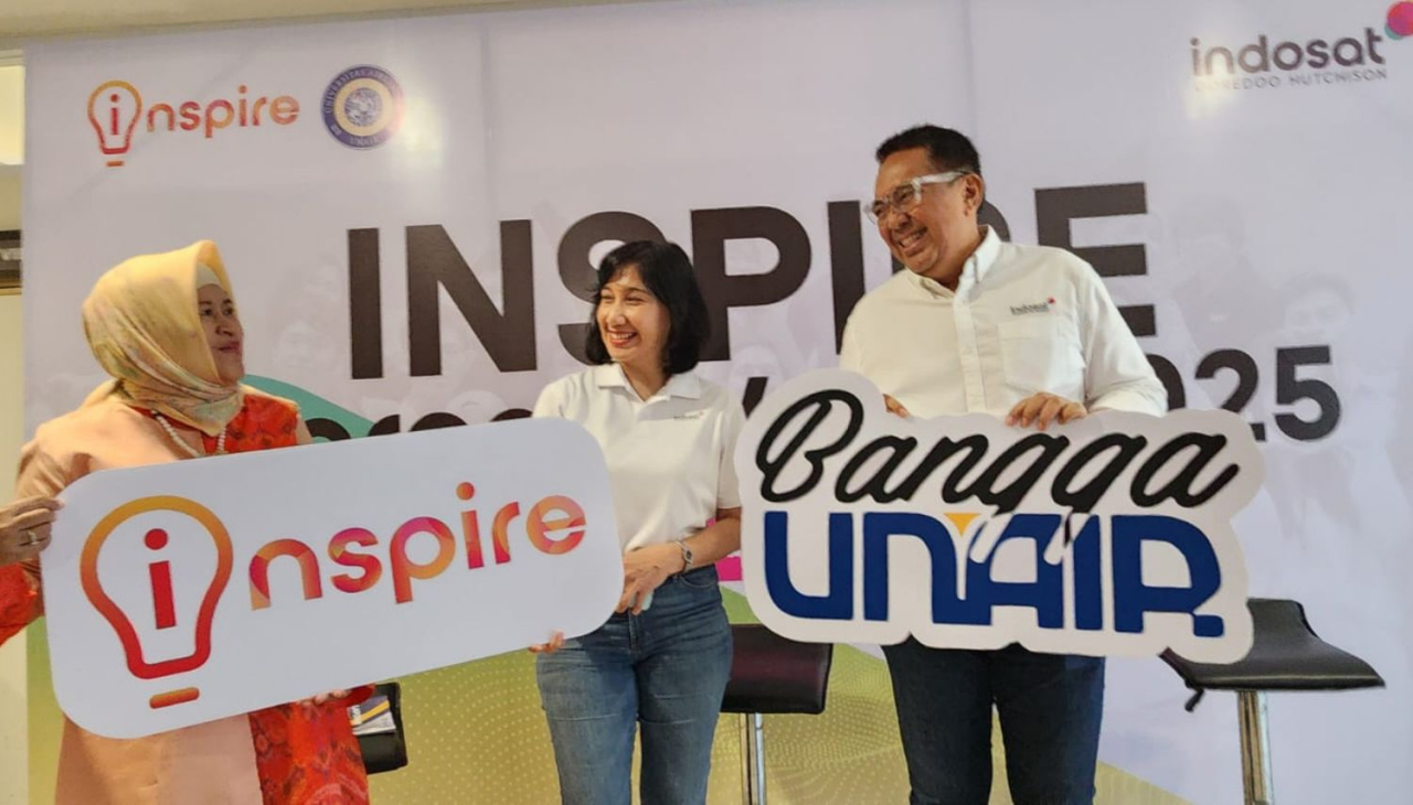 SVP Head of People & Culture IOH, Lisa Qonita (tengah) usai menjadi pembicara dalam seminar Inspire Career Week 2025 oleh Indosat. Foto : Peni Widarti