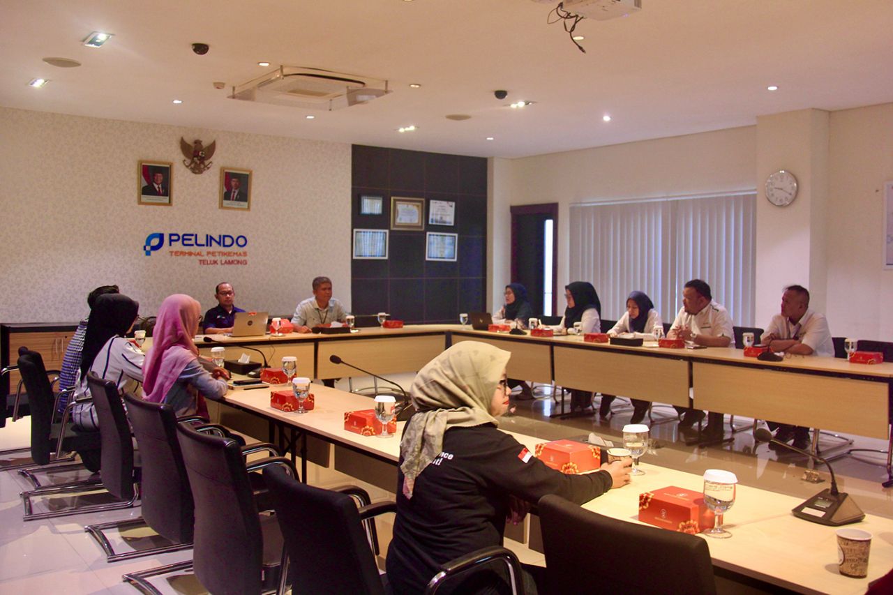 Tim dari Kemenhub RI berkunjung ke Pelabuhan Tanjung Perak membahas pentinggnya green port yang sudah diaplikasikan TTL, NIlam, dan BJTI. (Foto: TTL for jatimkini.com)