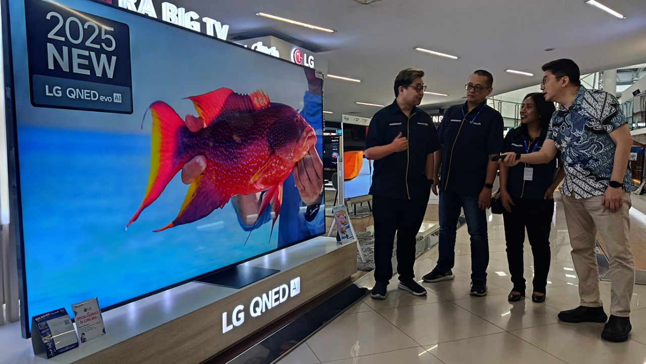 TV OLED evo G5 dan C5 menjadi line up premium sebagai trigger memperluas market di Surabaya. (Foto: Rochman Arief/jatimkini.com)
