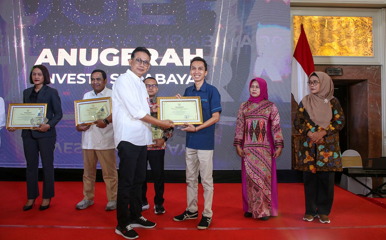 PMS meraih penghargaan bergengsi dari Pemkot Surabaya dalam rangka AIS 2024. (Foto: Pemkot Surabaya for jatimkini.com)