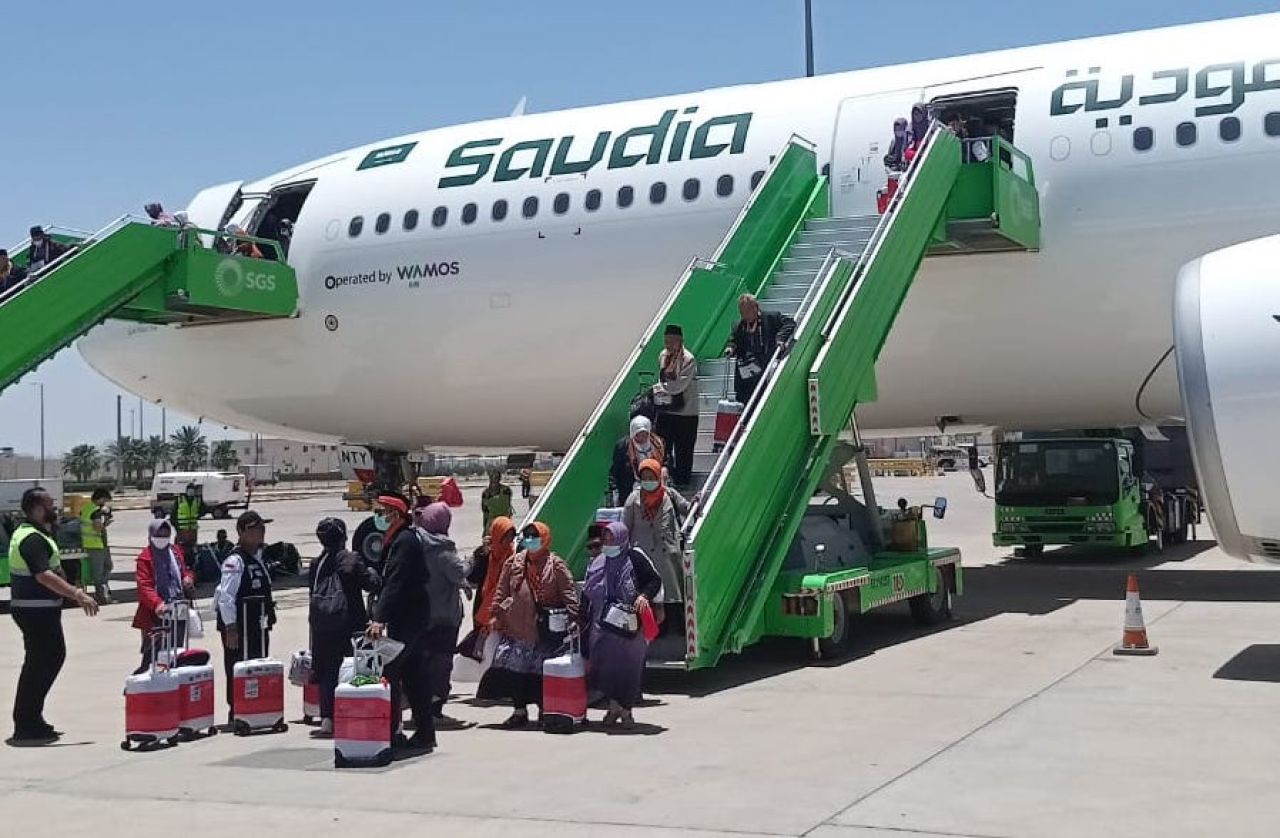 Jemaah haji Indonesia tahun 1446 H/2025 M kloter terakhir hari ini telah tiba di bandara King Abdul Azis ( Foto : Ali Topan for Jatimkini.com )
