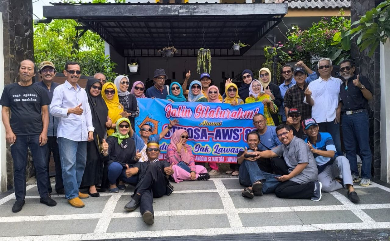 Peluncuran Novel, dan reuni Alumni Stikosa-AWS '83 ( Foto : Bambang Eko M for Jatimkini.com )