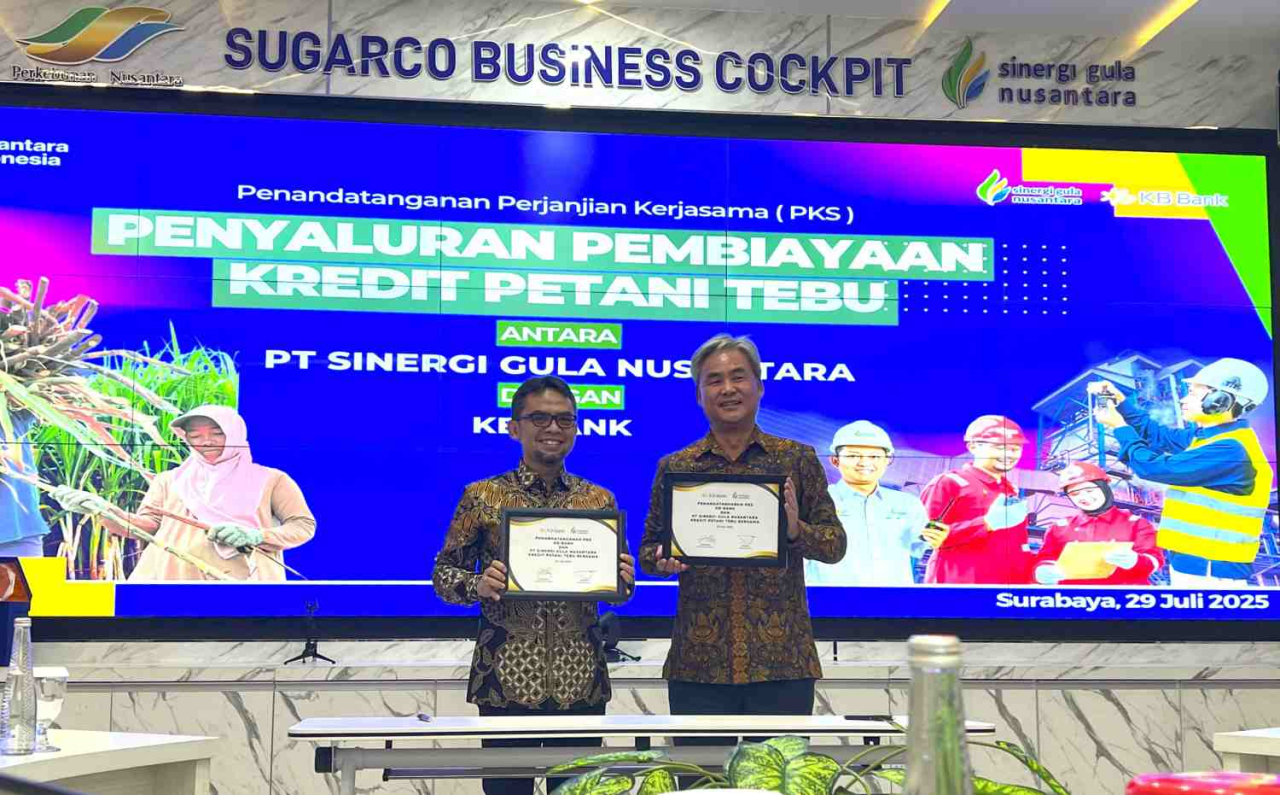 Kegiatan penandatanganan kerja sama antara SGN dan KB Bank untuk pembiayaan petani tebu. Foto : SGN