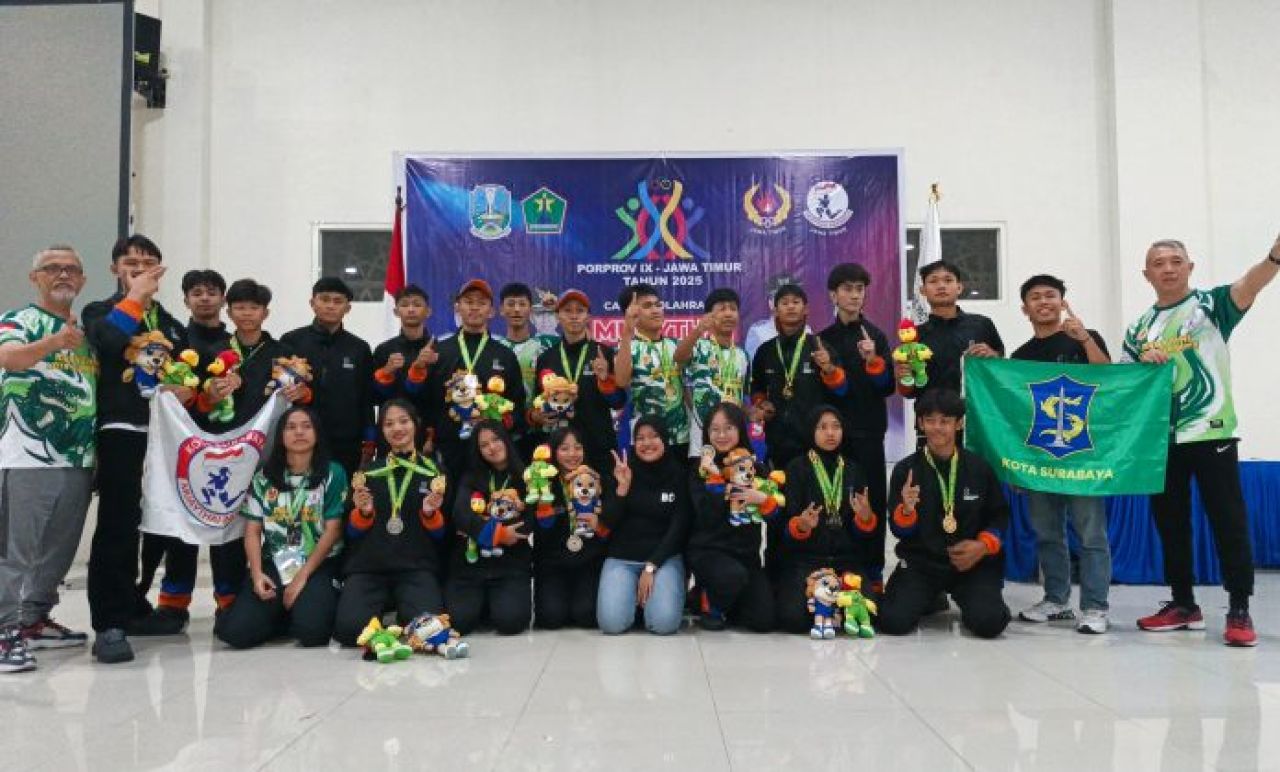 Walaupun gagal target raih medali namun kontingen kota Surabaya tetap menjadi juara umum diajang porprov IX Jatim 2025 ( Foto :  KONI Jatim )