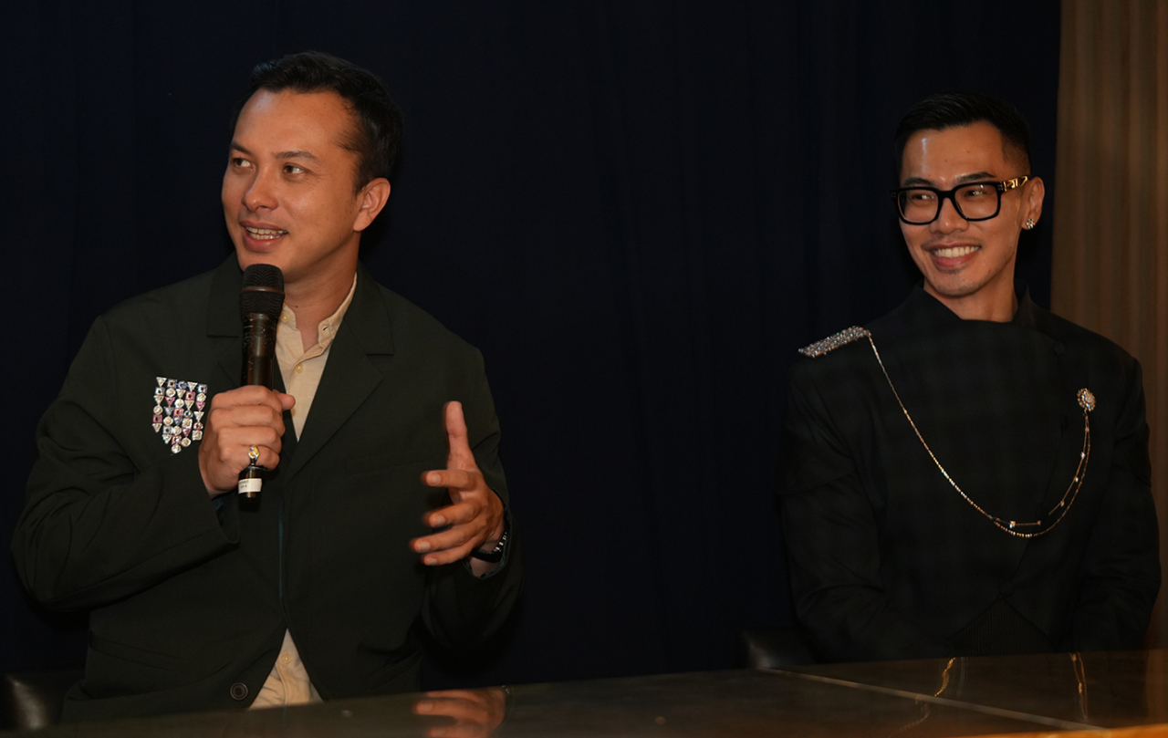 Nicholas Saputra (kiri) dalam acara Men's Jewelry yang digelar Mondial di Jakarta akhir pekan lalu. (Foto: Mondial for jatimkini.com)