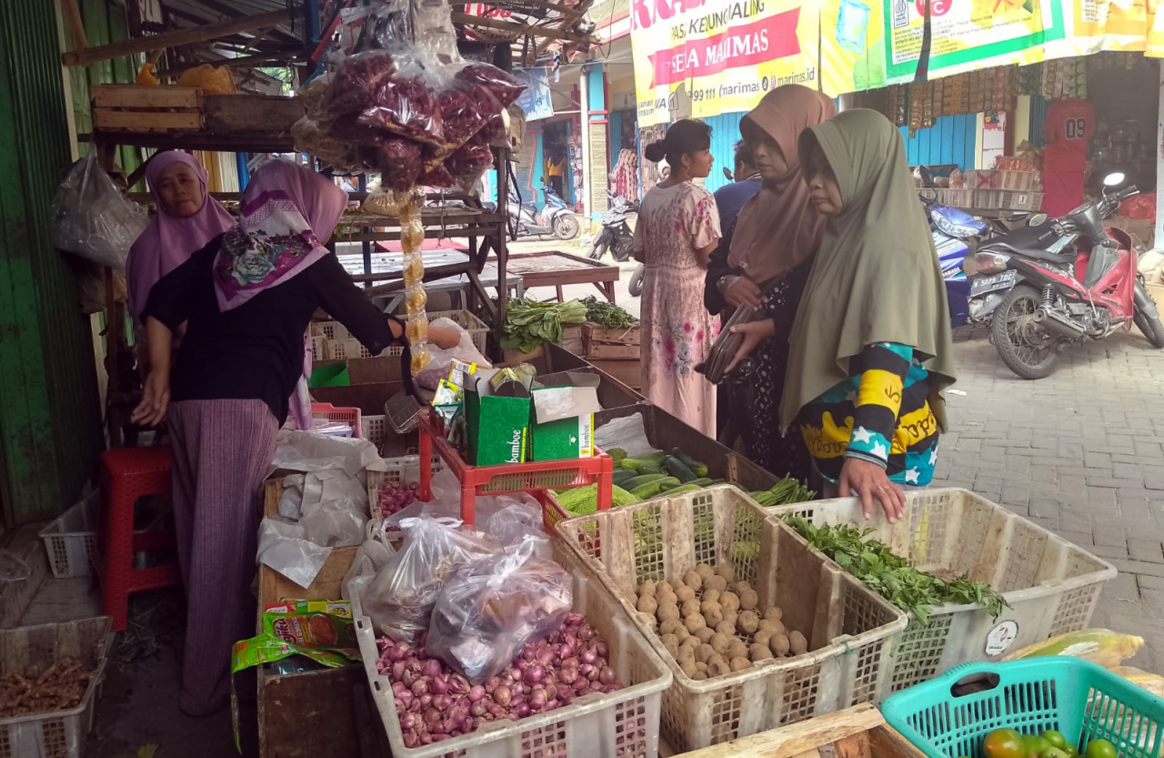 Suasana pasar Brangkal, Kab. Mojokerto, 13 Juli 2025 ( Foto : Rokimdakas for Jatimkini.com )