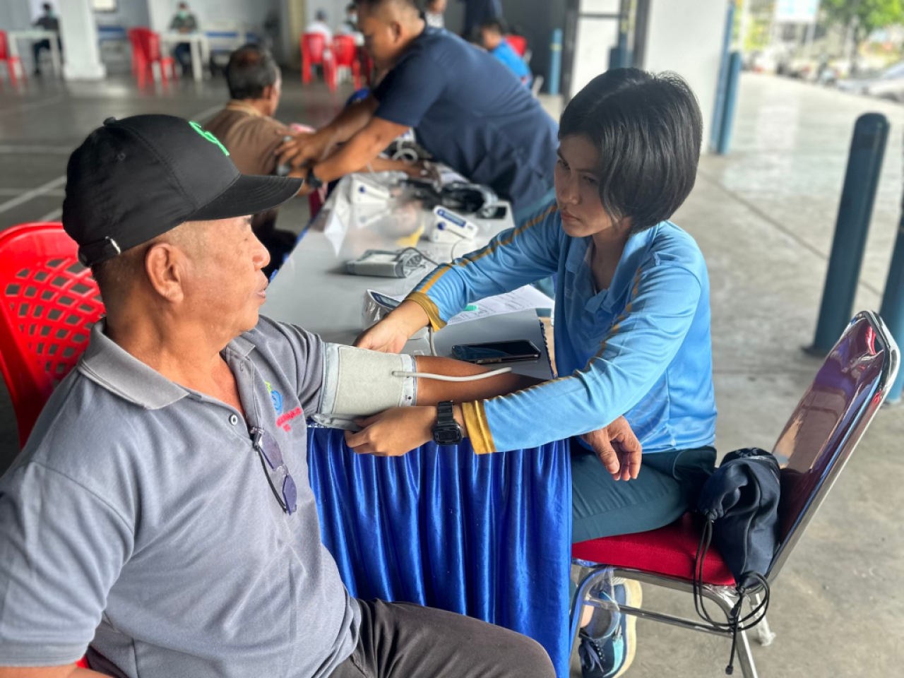 Pemeriksaan kesehatan gratis bagi TKBM di TPK Bitung. Foto : Pelindo