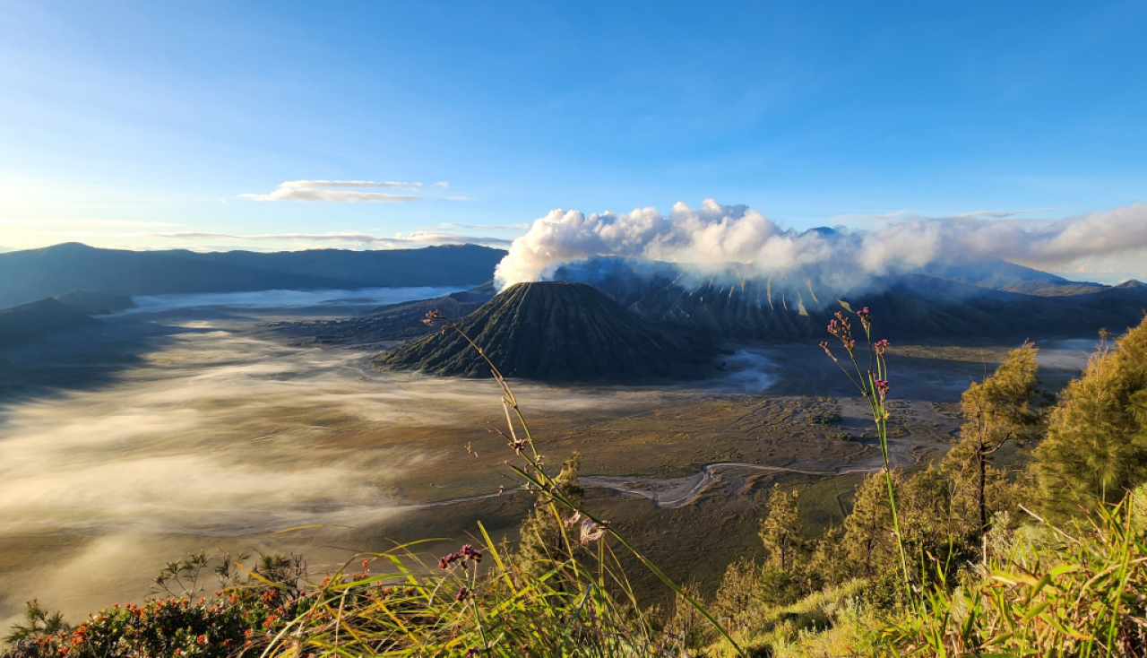 Landscape Gunung Bromo. Foto : Peni Widarti