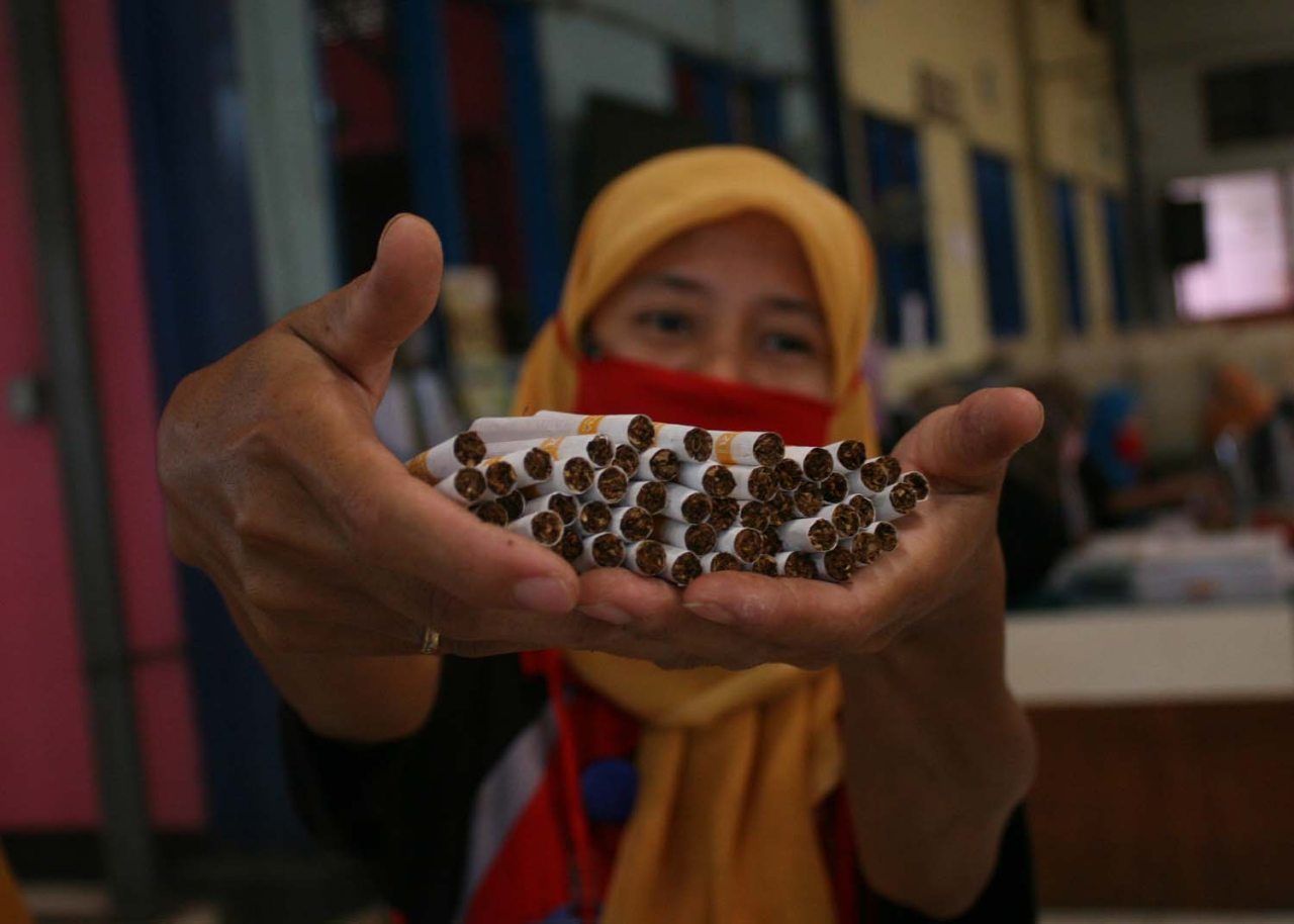 Keputusan pemerintah untuk tidak menaikkan tarif Cukai Hasil Tembakau (CHT) pada tahun 2026 ( Foto : Dok. Jatimkini.com )
