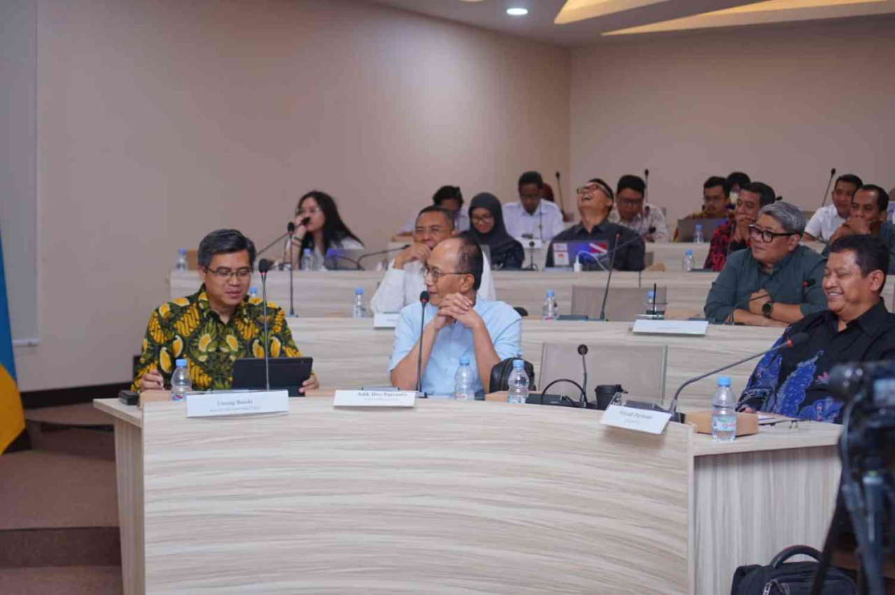 diskusi publik bertema “Dampak Ekonomi dan Sosial Industri Padat Karya di Jawa Timur” yang digelar di Surabaya, SABTU (20/9/2025). Foto : istimewa