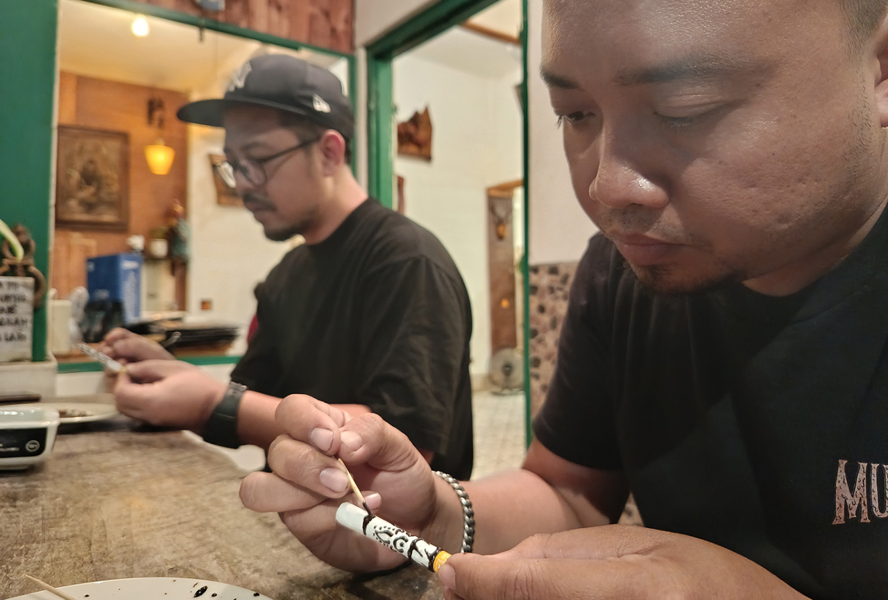 Keseruan festival nyethe dalam HUT Omahe Mbah Giyo.