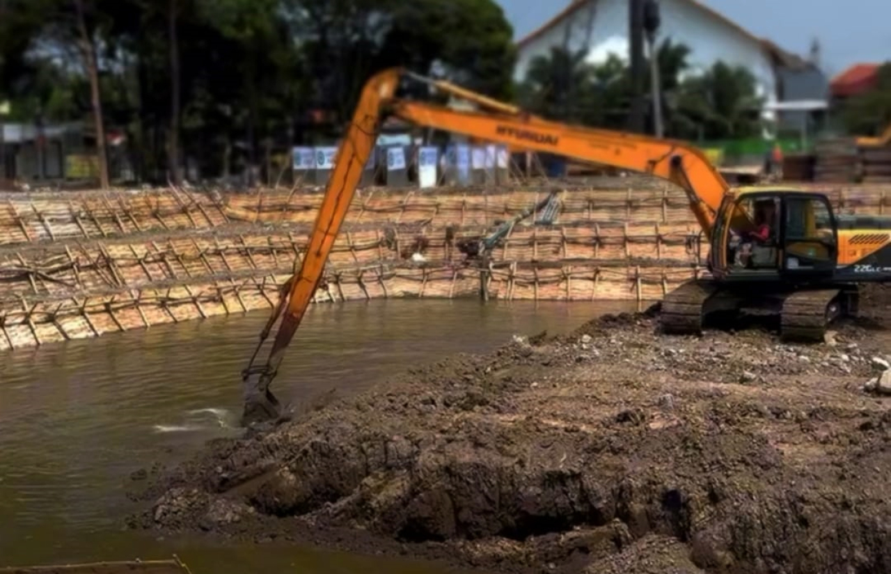 Pemkot Surabaya membangun empat bozem baru untuk meminimalisasi dampak banjir. (Foto: Kominfo Pemkot Surabaya)
