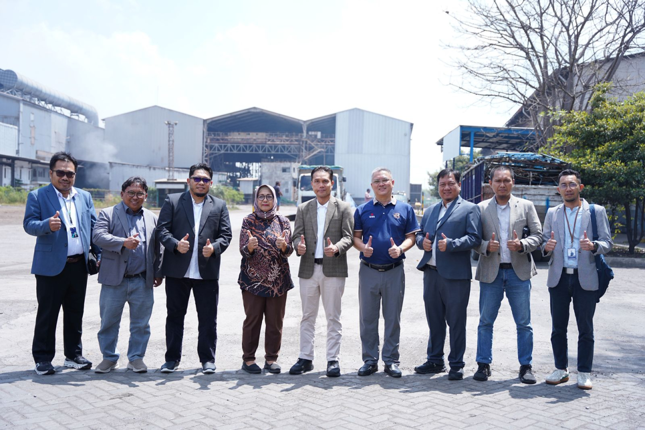 General Manager PLN UID Jawa Timur, Ahmad Mustaqir, beserta jajaran manajemen melakukan kunjungan ke PT Great Wall Steel (Hanil Jaya Steel).