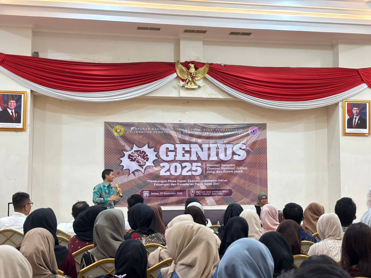 Himpunan Mahasiswa Ilmu Ekonomi Studi Pembangunan (HIMIESPA) UPN “Veteran” Jawa Timur sukses menyelenggarakan Seminar Generasi Ekonomi Nasional  Inklusi, Uang, dan Sistem Pajak (GENIUS 2025)  ( Foto