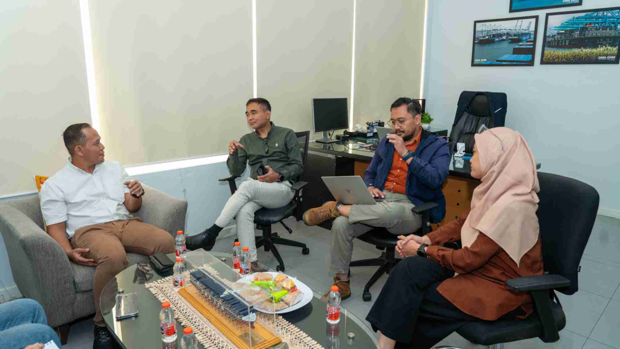 Terminal Petikemas Surabaya memperkuat kemitraan bersama mitra di Hari Pelanggan Nasional untuk tumbuh bersama. (Foto: TPS)