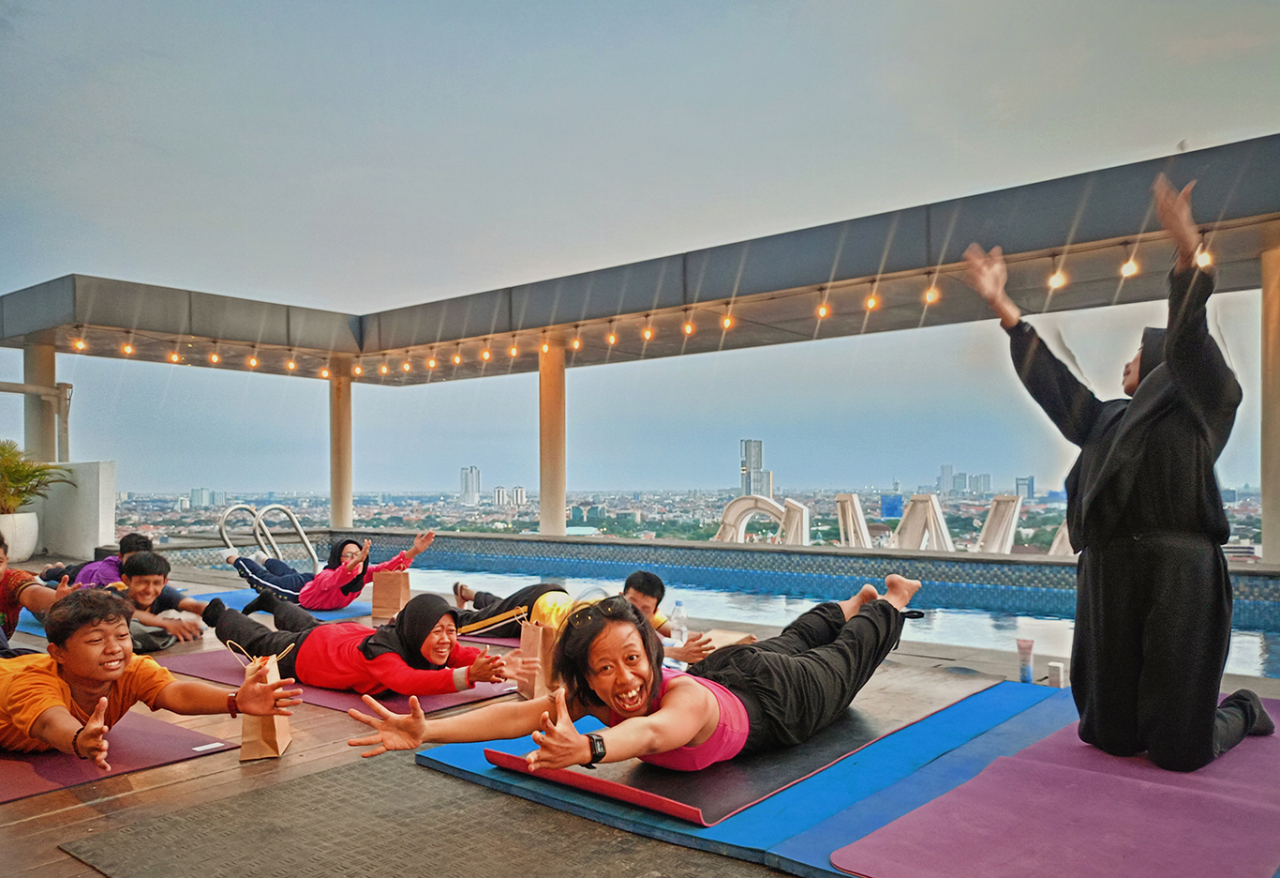 Yoga for Deaf menjadi salah satu tema Midtown memberi ruang inklusi kepada penyandang disabilitas di Surabaya. (Foto: dok.Midtown Residence)