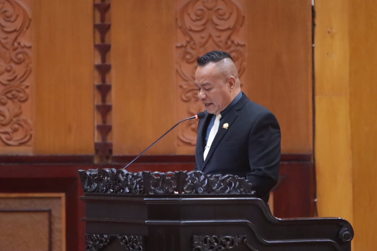 Yona Bagus dari Fraksi Partai Gerindra, mempertanyakan keseriusan Pemerintah Kota (Pemkot) Surabaya dalam merealisasikan program Pokir hasil reses anggota dewan ( Foto : Istimewa )