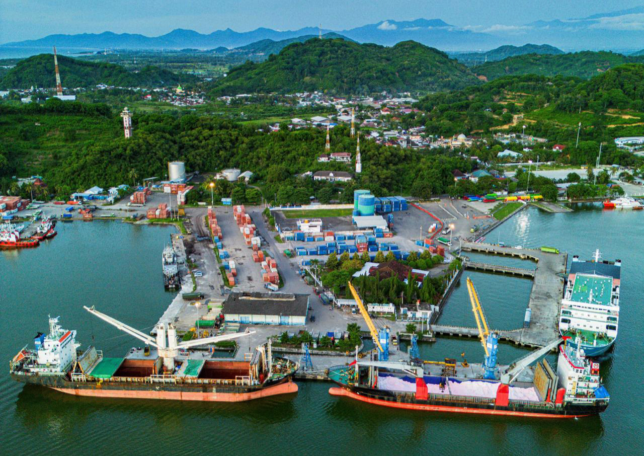 Pelabuhan Lembar menjadi gerbang utama logistik dalam mendukung MotoGP Mandalika 2025. (Foto: dok.SPMT)