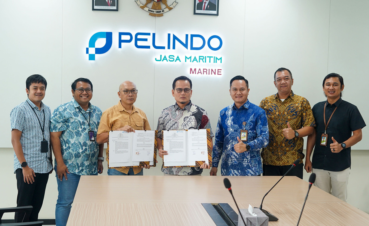 Pelindo Marine bekerja sama dengan Pertamina Trans Kontinental dalam layanan penyediaan kapal tunda. (foto: dok.Pelindo Marine)