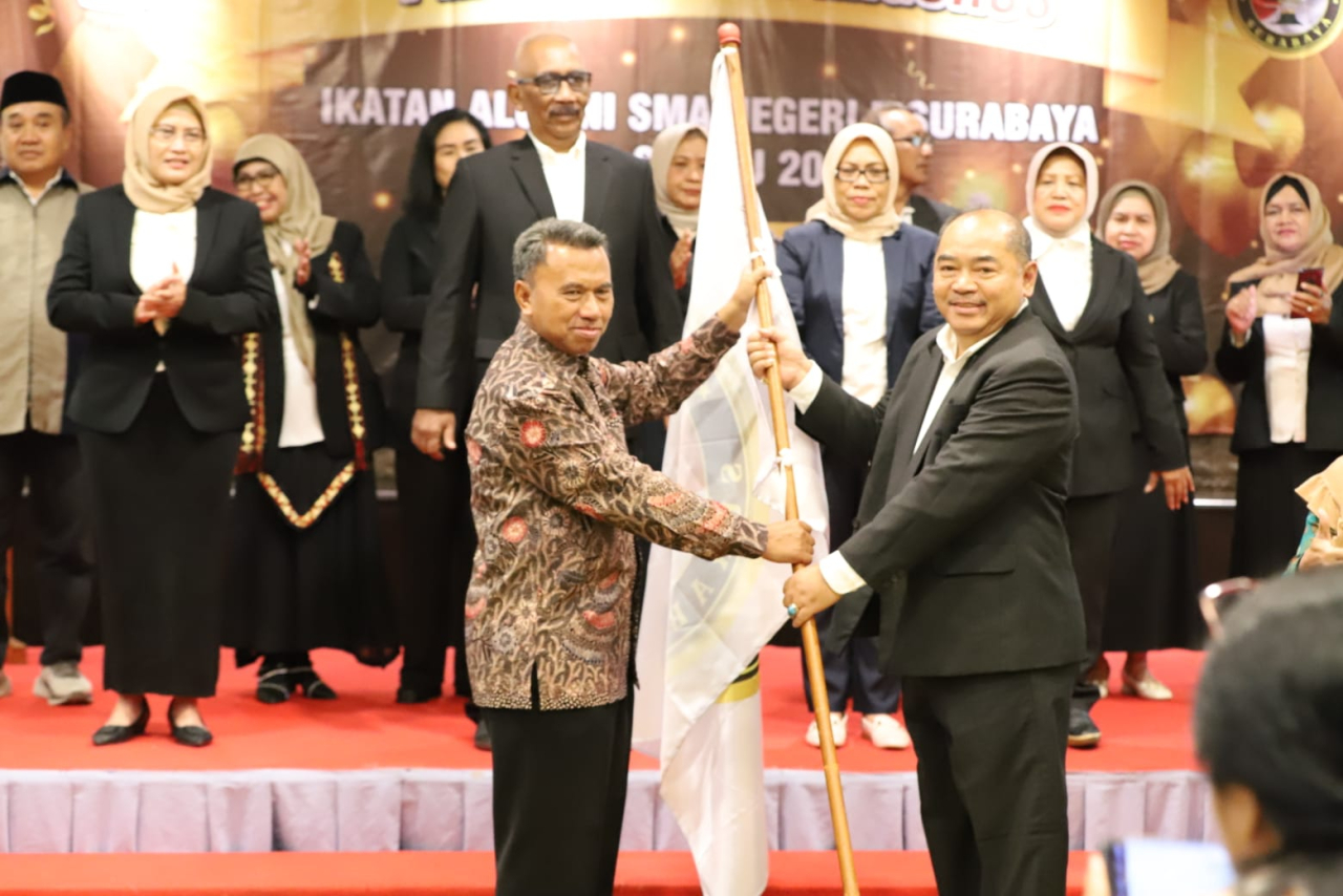 Ketua IKA SMAJU 2025 baru Drs. Arif Cahyono, S.H., M.H., M.Si peran alumni kini harus melampaui batas nostalgia.  ( Foto : Istimewa )
