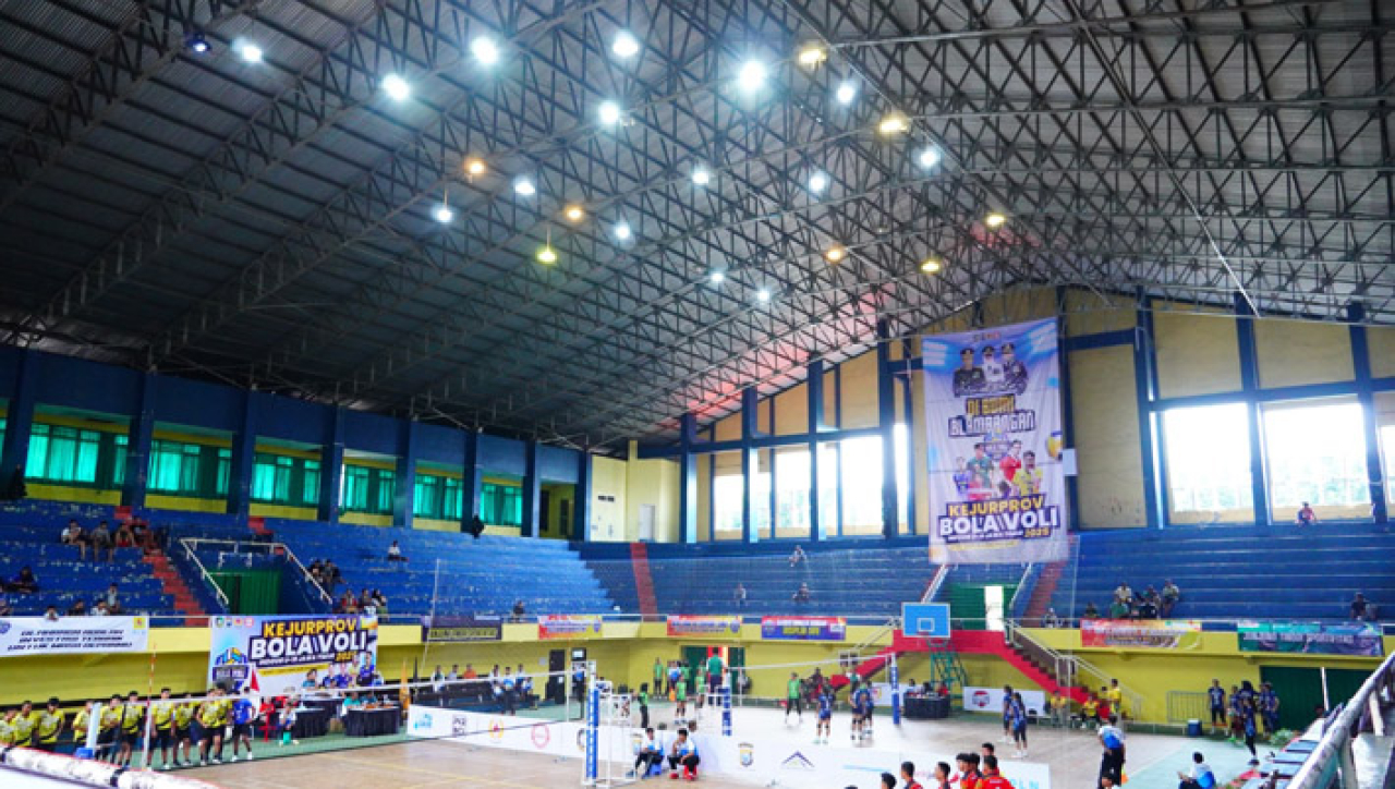 PLN UP3 Banyuwangi turut menyukseskan penyelenggaraan Kejuaraan Provinsi (Kejurprov) Bola Voli Indoor U-19 Jawa Timur 2025 yang digelar di GOR Tawang Alun Banyuwangi.