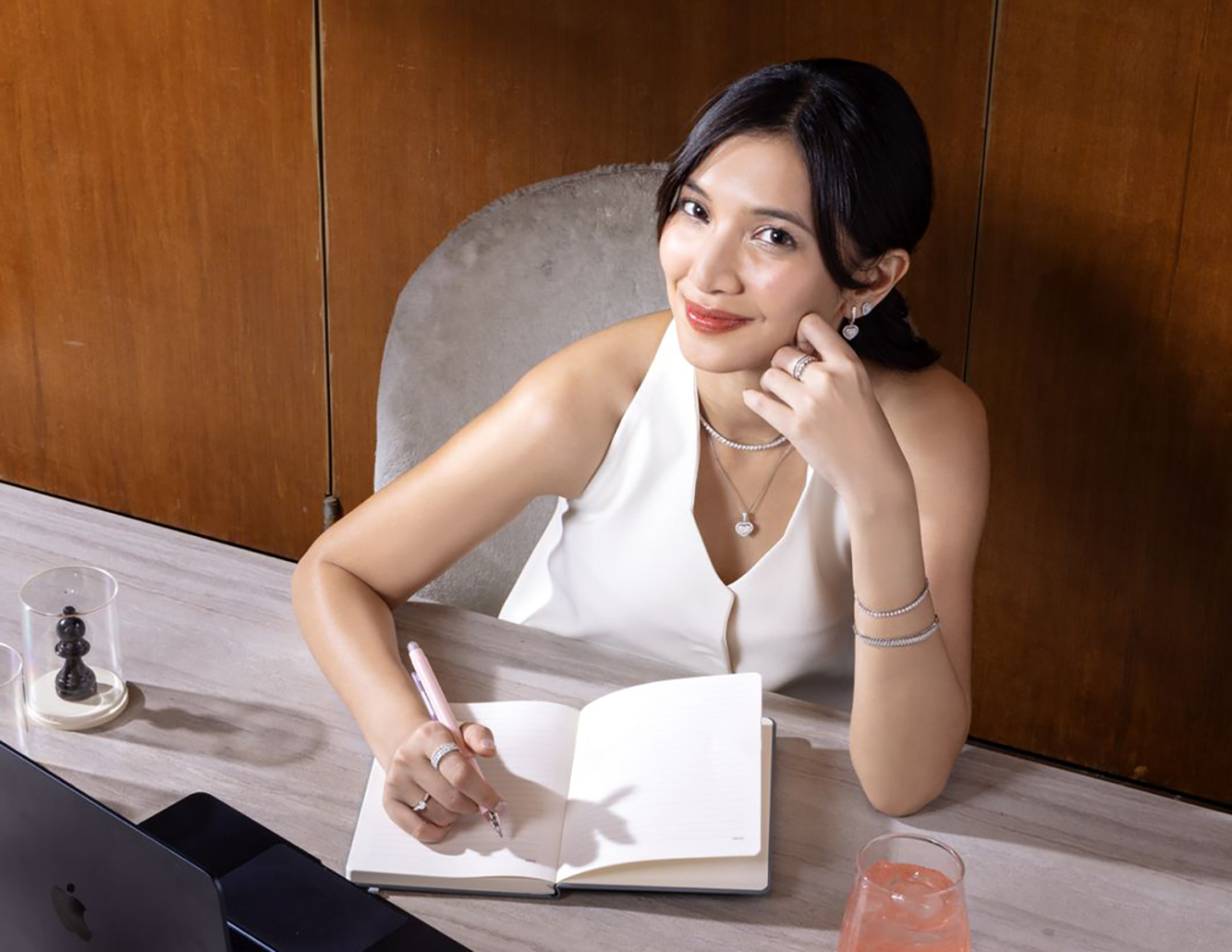 The Palace Jeweler resmi memperkenalkan Teman Spesial Sheila Dara Aisha untuk memperkenalkan berlian berkelas. (Foto: dok.The Palace Jeweler)