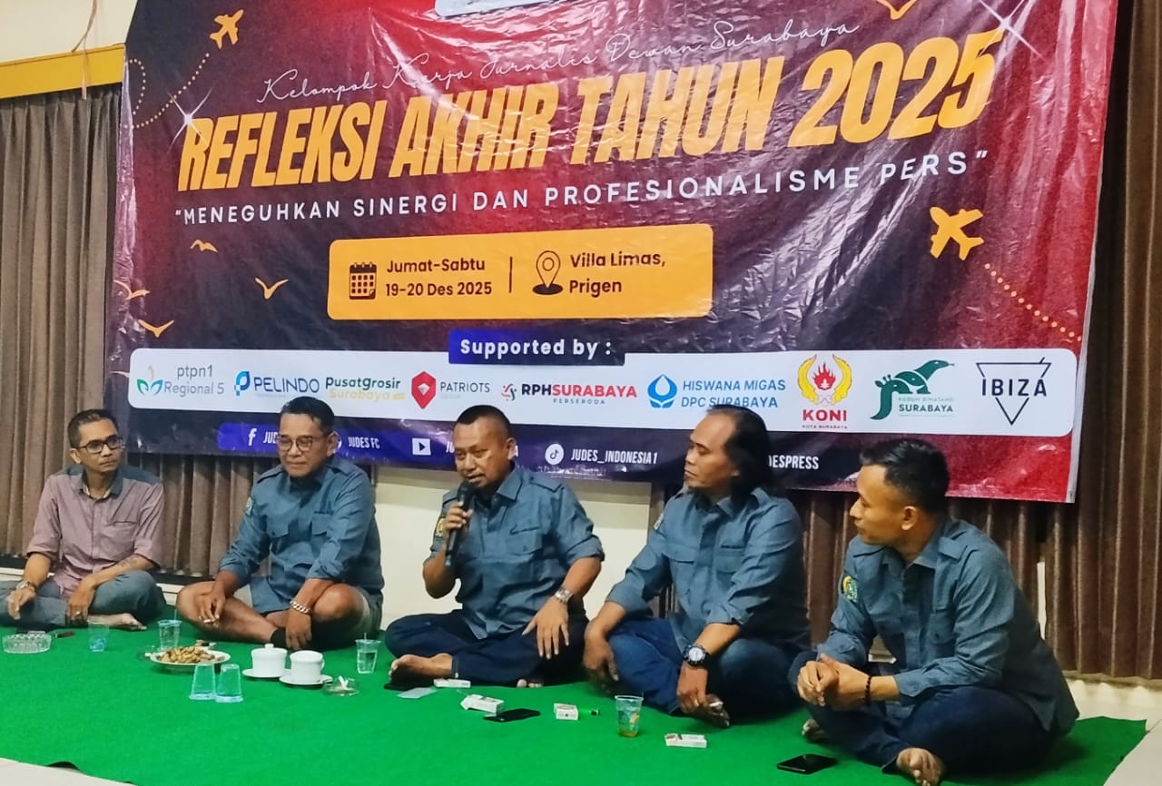 Ketua PWI Jatim Lutfil Hakim meminta wartawan tetap menjaga Marwah Wartawan ( Foto : Soemadji )