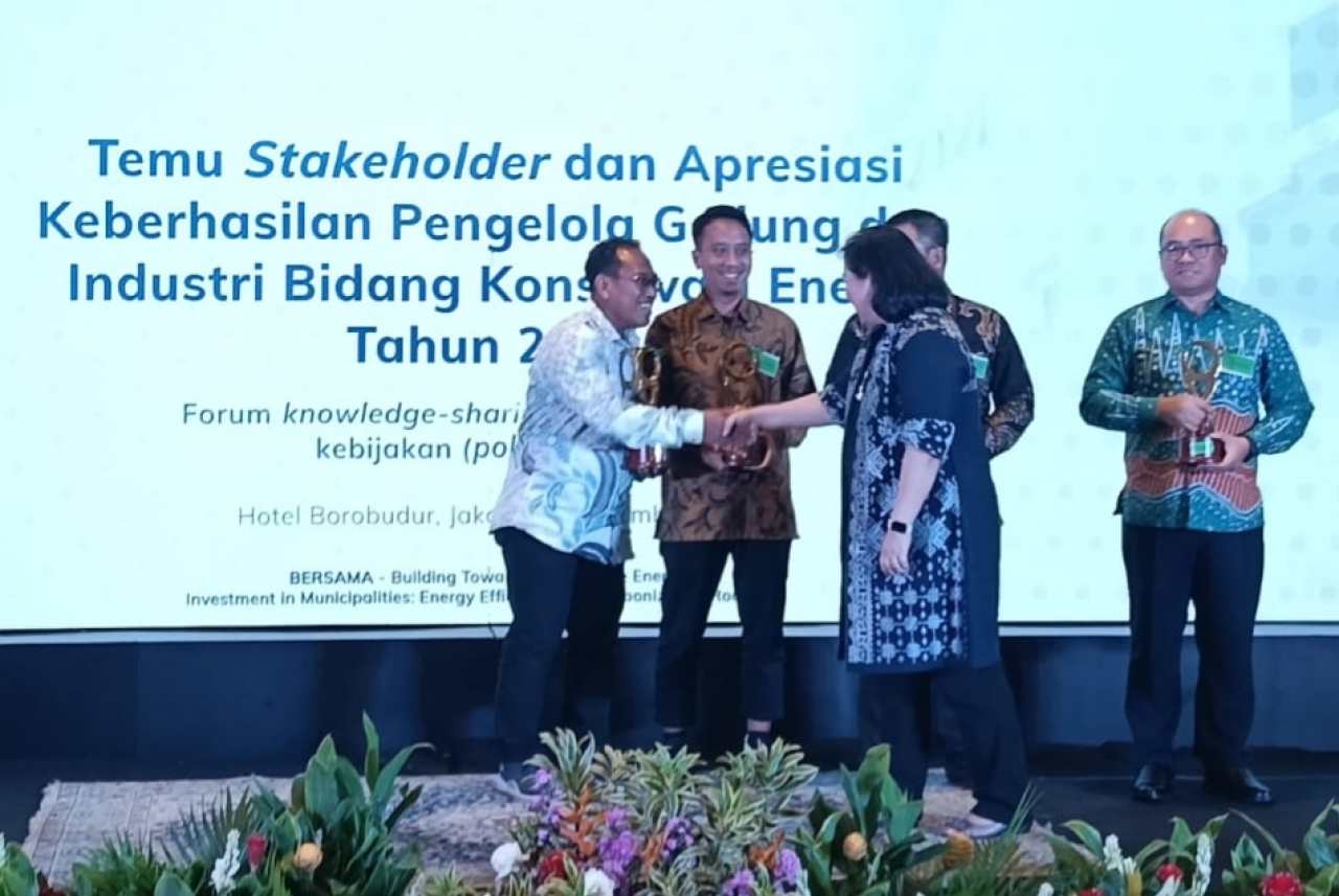 PLN NP UP Brantas meraih penghargaan Apresiasi Efisiensi Energi Nasional 2025. Foto: Dok. PLN NP UP Brantas