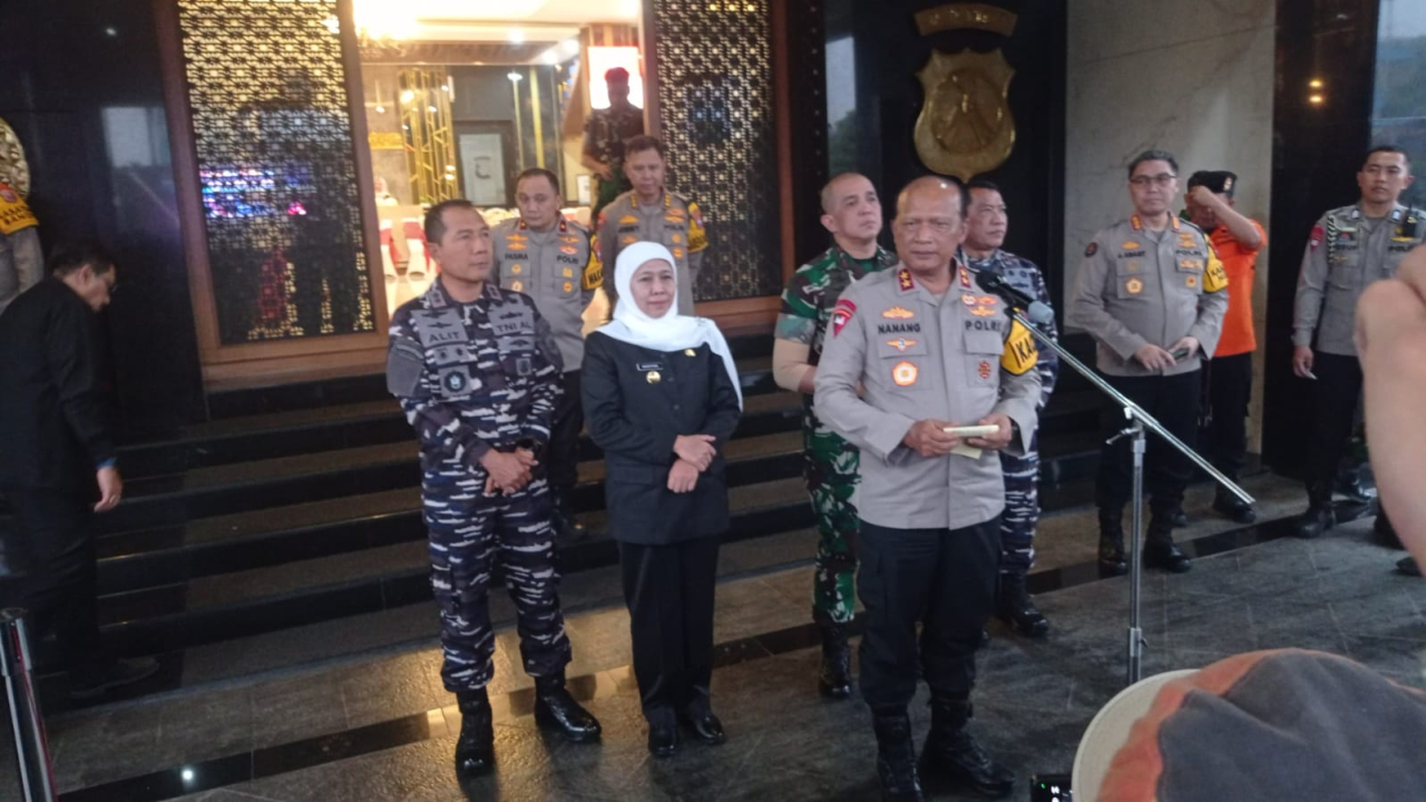 Kapolda Jatim Irjen Pol Nanang Avianto mengimbau masyarakat tetap waspada jelang liburan Nataru. (Foto : Hamida Soetadji / Jatimkini.com )
